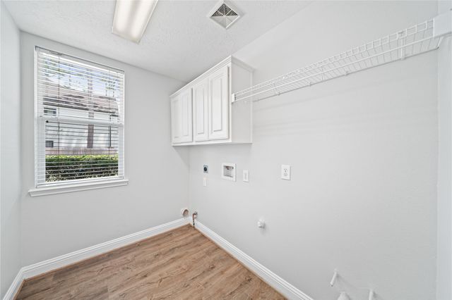 705 Hidden Oak Lane, Friendswood, TX 77546