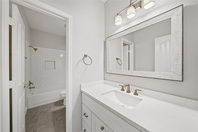 705 Hidden Oak Lane, Friendswood, TX 77546