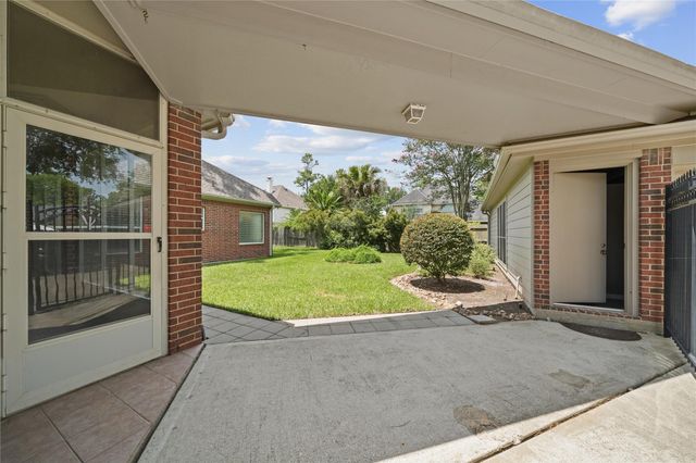 705 Hidden Oak Lane, Friendswood, TX 77546
