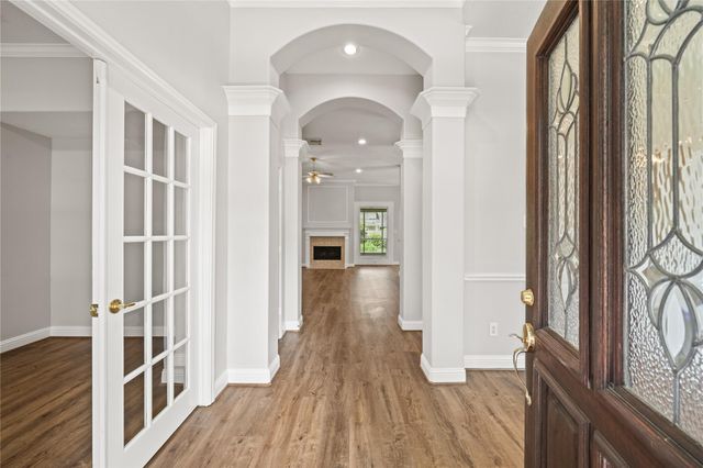 705 Hidden Oak Lane, Friendswood, TX 77546