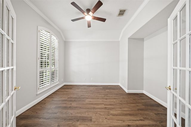 705 Hidden Oak Lane, Friendswood, TX 77546