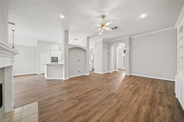 705 Hidden Oak Lane, Friendswood, TX 77546