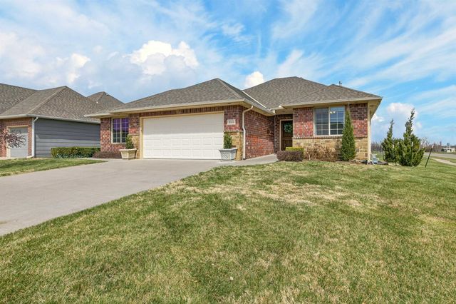 5122 N Brookstone St, Bel Aire, KS 67226