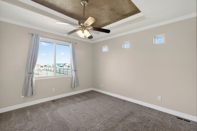 5122 N Brookstone St, Bel Aire, KS 67226