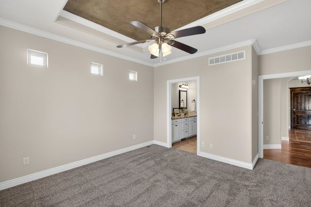 5122 N Brookstone St, Bel Aire, KS 67226