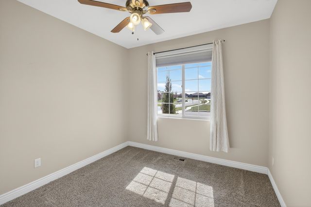 5122 N Brookstone St, Bel Aire, KS 67226