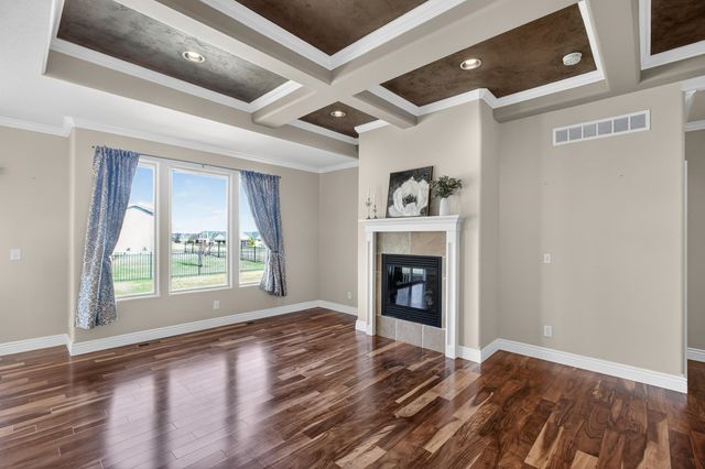 5122 N Brookstone St, Bel Aire, KS 67226