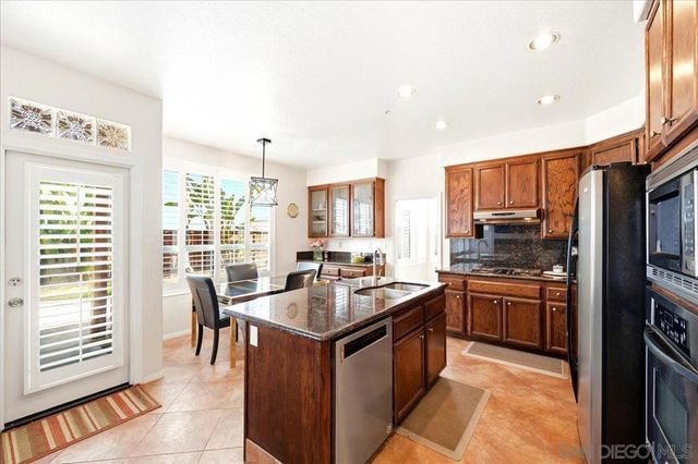 2279 Bear Rock, Escondido, CA 92026