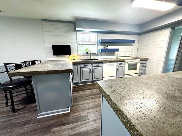 3099 Longfellow Dr., Bay St. Louis, MS 39520