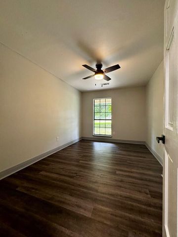 3099 Longfellow Dr., Bay St. Louis, MS 39520