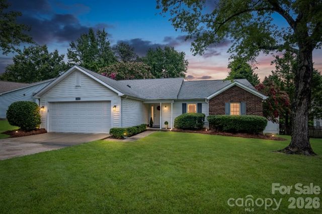 3412 Pondridge Court, Charlotte, NC 28269