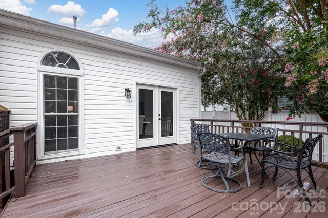 3412 Pondridge Court, Charlotte, NC 28269