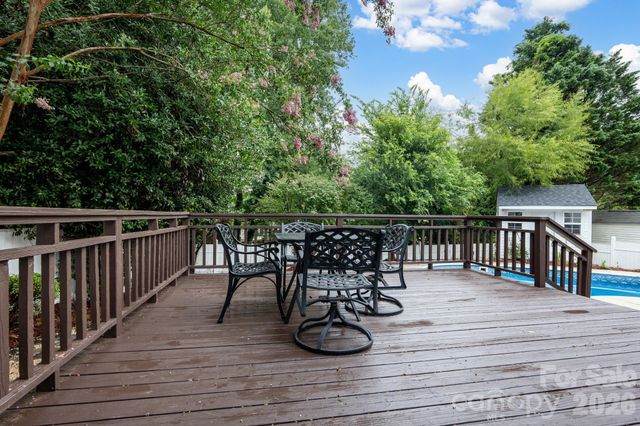 3412 Pondridge Court, Charlotte, NC 28269