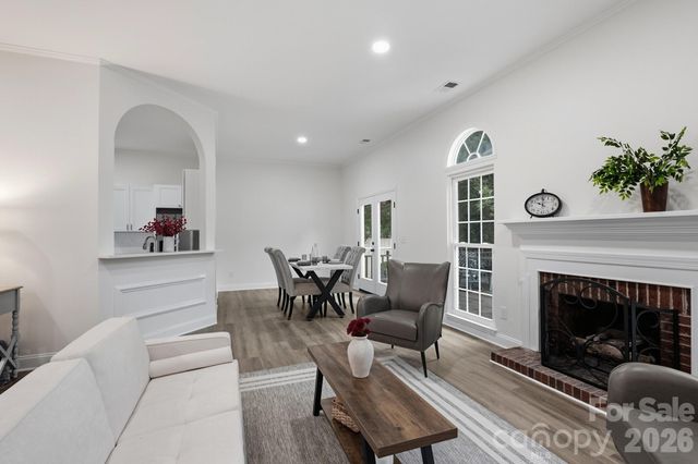 3412 Pondridge Court, Charlotte, NC 28269