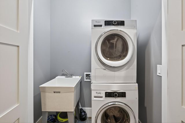 525 Smithtown Court, Victoria, MN 55331