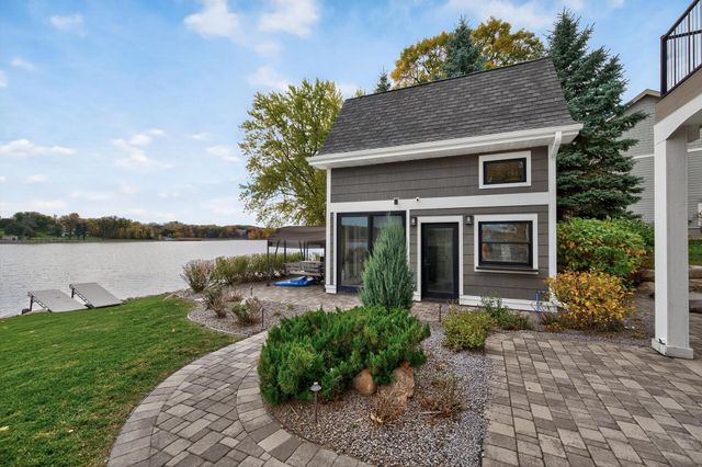 525 Smithtown Court, Victoria, MN 55331