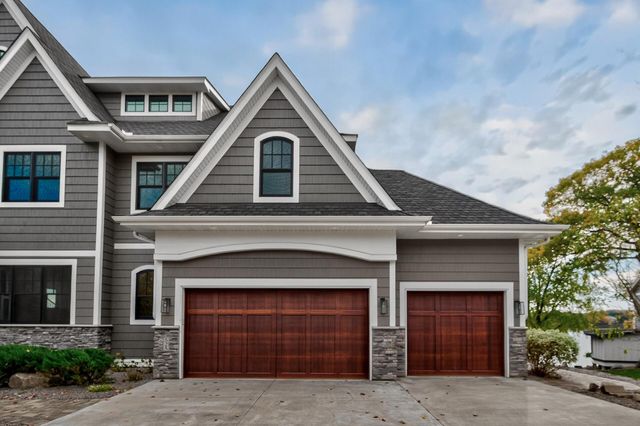 525 Smithtown Court, Victoria, MN 55331