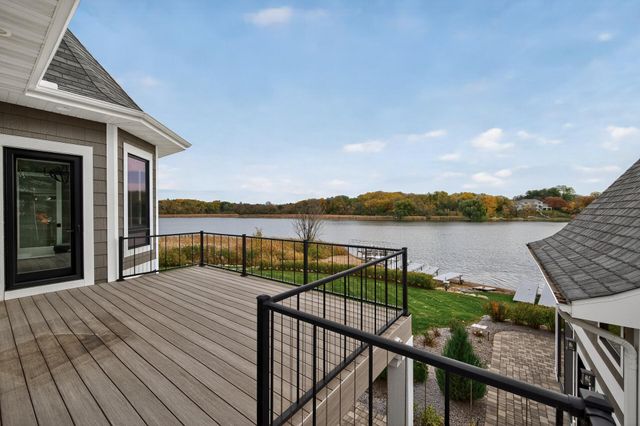 525 Smithtown Court, Victoria, MN 55331