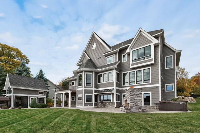 525 Smithtown Court, Victoria, MN 55331