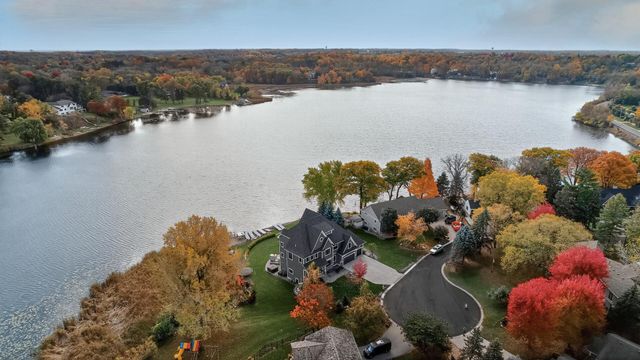 525 Smithtown Court, Victoria, MN 55331