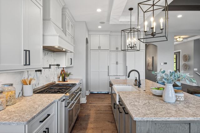 525 Smithtown Court, Victoria, MN 55331