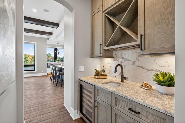 525 Smithtown Court, Victoria, MN 55331