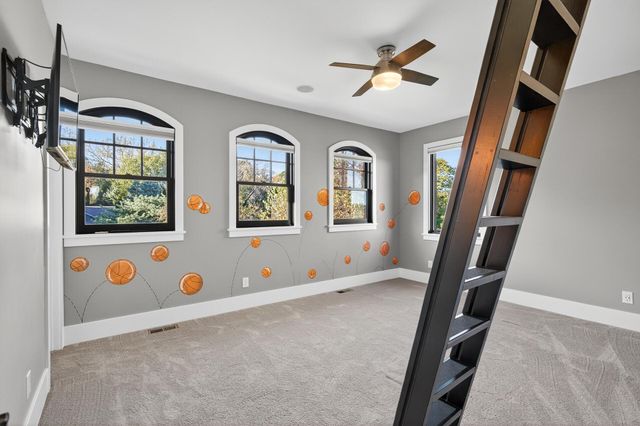 525 Smithtown Court, Victoria, MN 55331