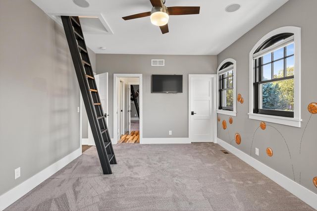 525 Smithtown Court, Victoria, MN 55331