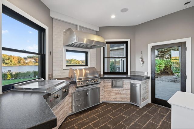 525 Smithtown Court, Victoria, MN 55331