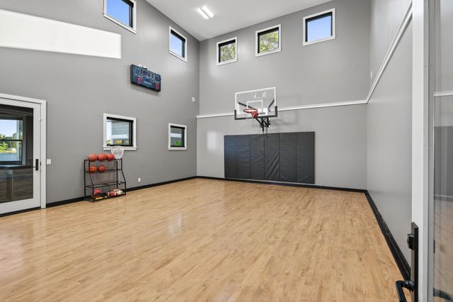 525 Smithtown Court, Victoria, MN 55331