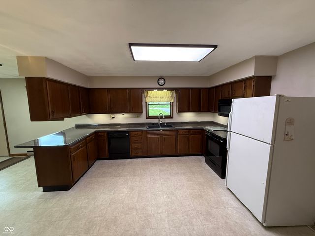 6161 N County Road 300 W, Brazil, IN 47834