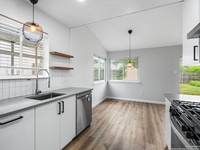 2871 BURNING ROCK, San Antonio, TX 78247
