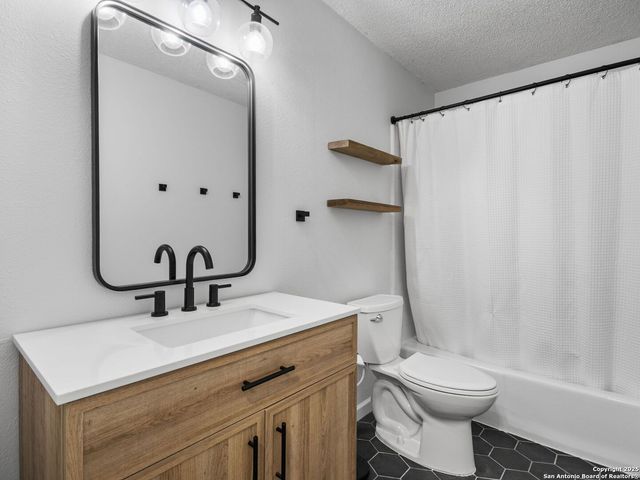 2871 BURNING ROCK, San Antonio, TX 78247
