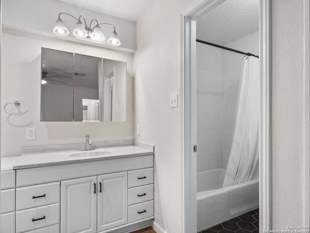 2871 BURNING ROCK, San Antonio, TX 78247