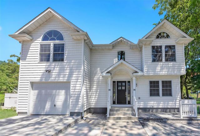 71 Penn Street, Lake Grove, NY 11755