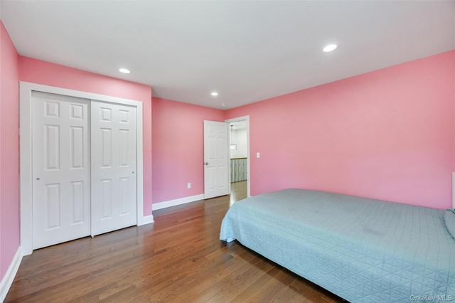 71 Penn Street, Lake Grove, NY 11755
