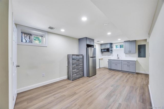 71 Penn Street, Lake Grove, NY 11755