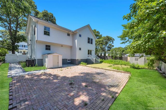 71 Penn Street, Lake Grove, NY 11755