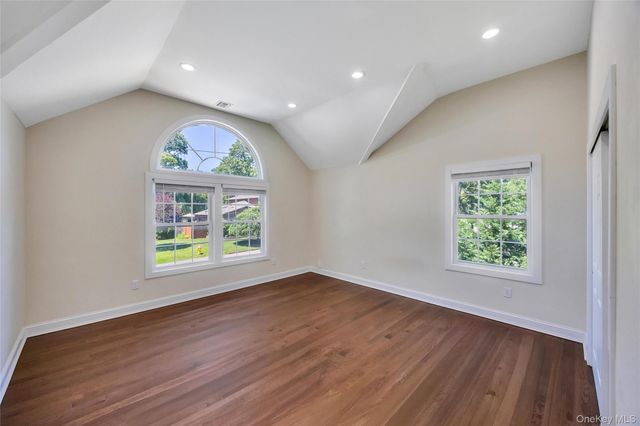 71 Penn Street, Lake Grove, NY 11755