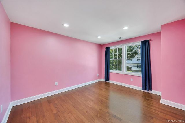 71 Penn Street, Lake Grove, NY 11755