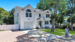 71 Penn Street, Lake Grove, NY 11755
