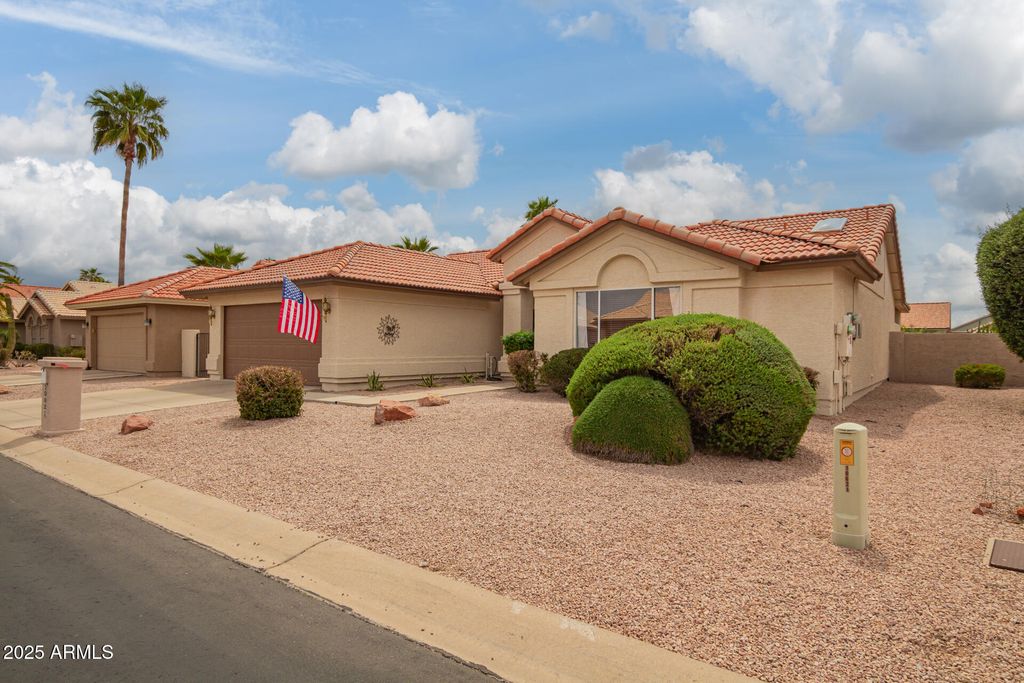 10621 E HERCULES Drive, Sun Lakes, AZ 85248 — photo 2