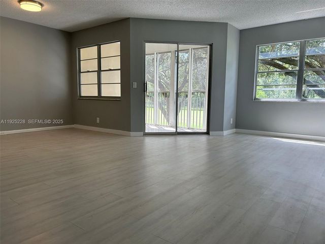 1000 SW 125th Ave 214N, Pembroke Pines, FL 33027