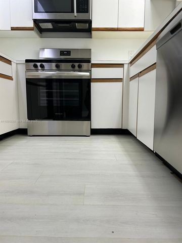 1000 SW 125th Ave 214N, Pembroke Pines, FL 33027