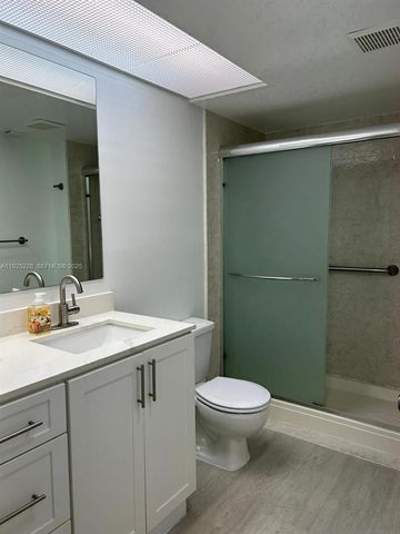 1000 SW 125th Ave 214N, Pembroke Pines, FL 33027