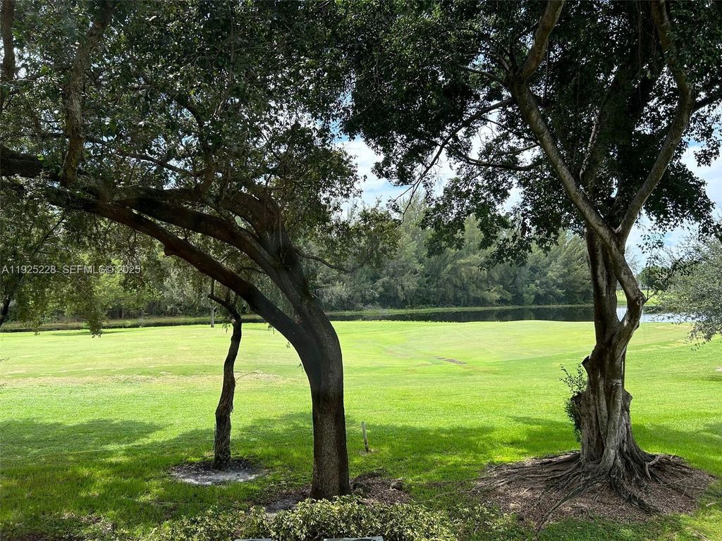 1000 SW 125th Ave 214N, Pembroke Pines, FL 33027