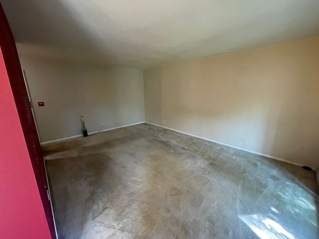 2218 Country Club Drive 22, Woodridge, IL 60517