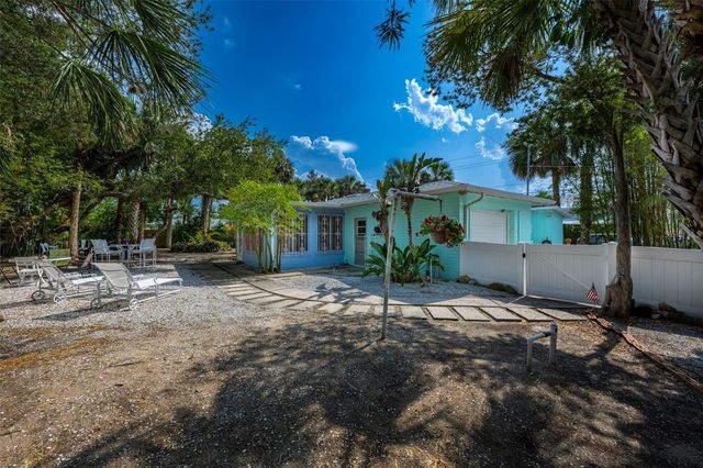 705 N PENINSULA AVENUE, New Smyrna Beach, FL 32169