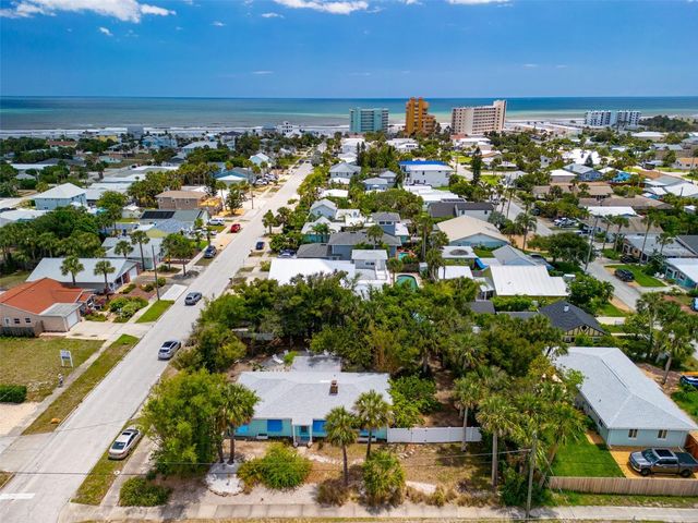 705 N PENINSULA AVENUE, New Smyrna Beach, FL 32169