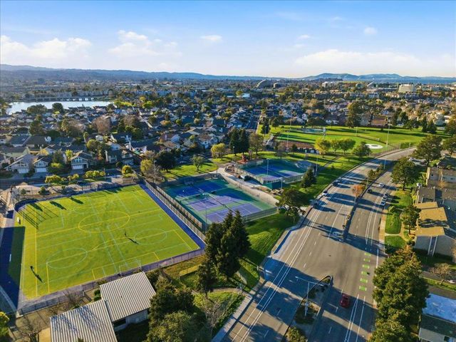 812 Ram Lane, Foster City, CA 94404